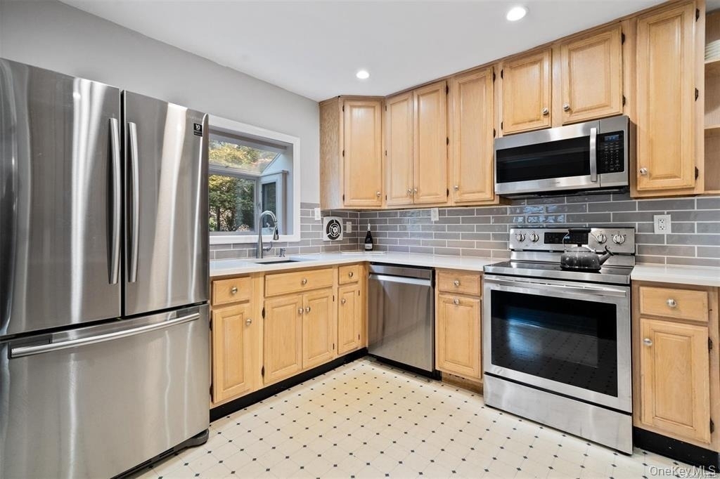 228 Oakwood Road - Photo 5