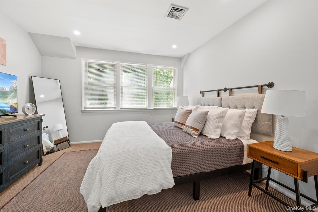 49 Canoe Place Road - Photo 4