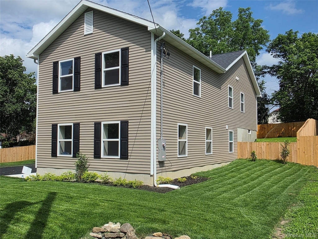 620 Homestead Avenue - Photo 2