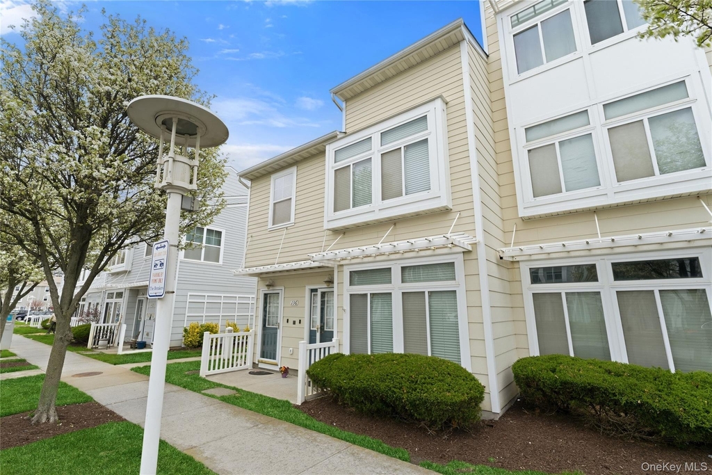 136 Meridian Boulevard - Photo 10