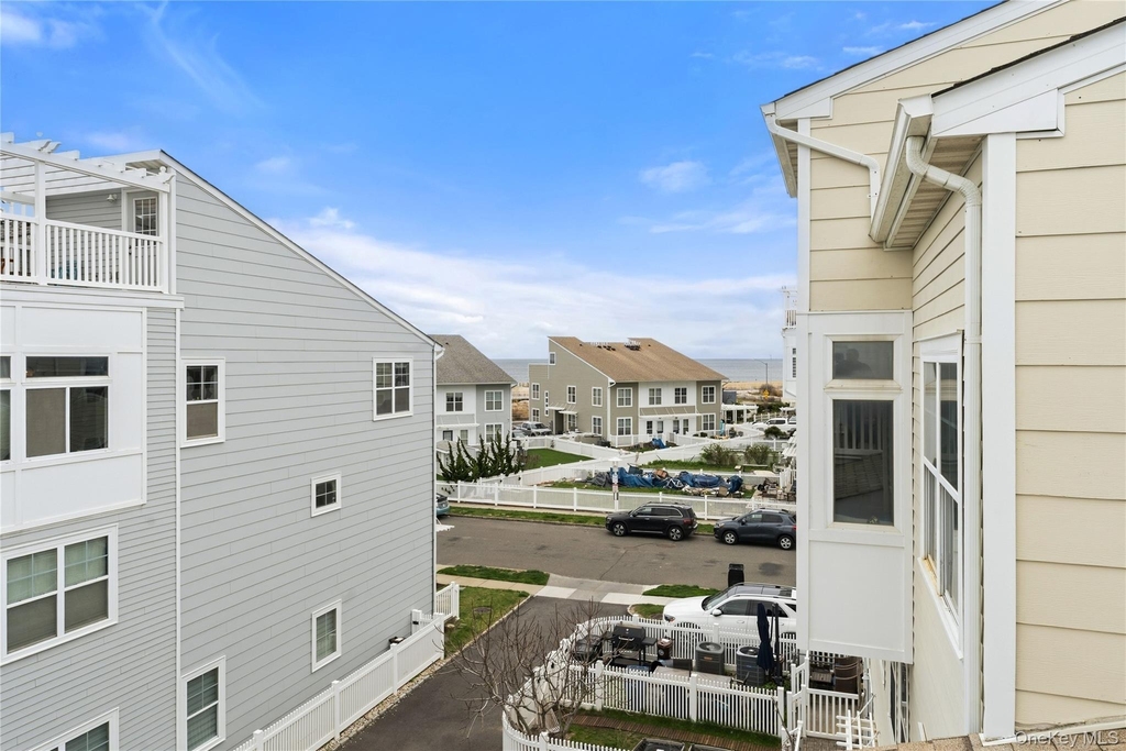 136 Meridian Boulevard - Photo 2