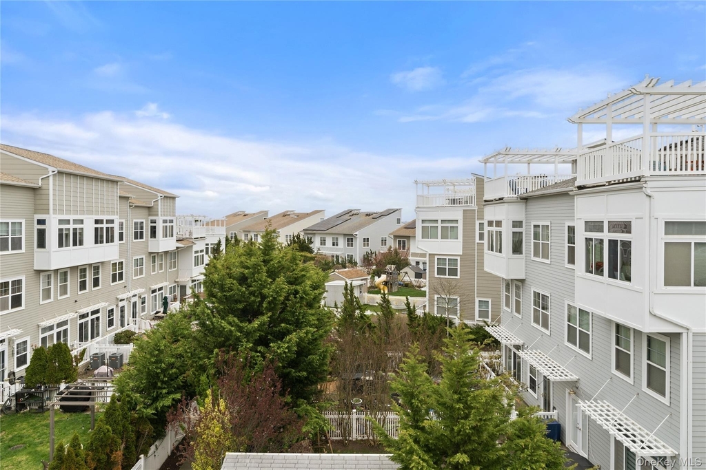 136 Meridian Boulevard - Photo 1