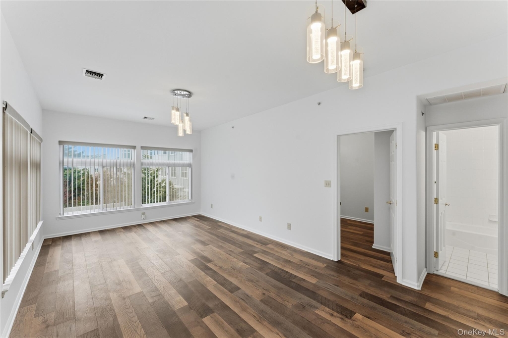 136 Meridian Boulevard - Photo 5