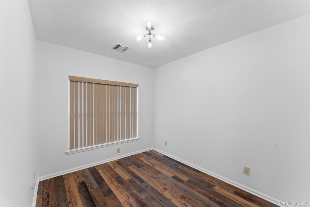136 Meridian Boulevard - Photo 7