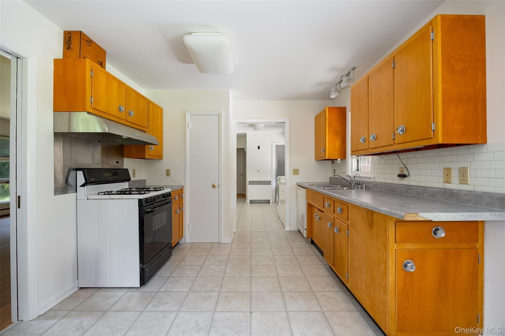 2108-2110 New Hackensack Road - Photo 5