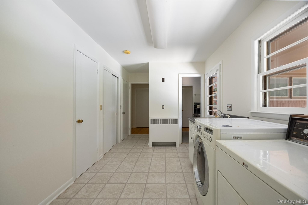 2108-2110 New Hackensack Road - Photo 9