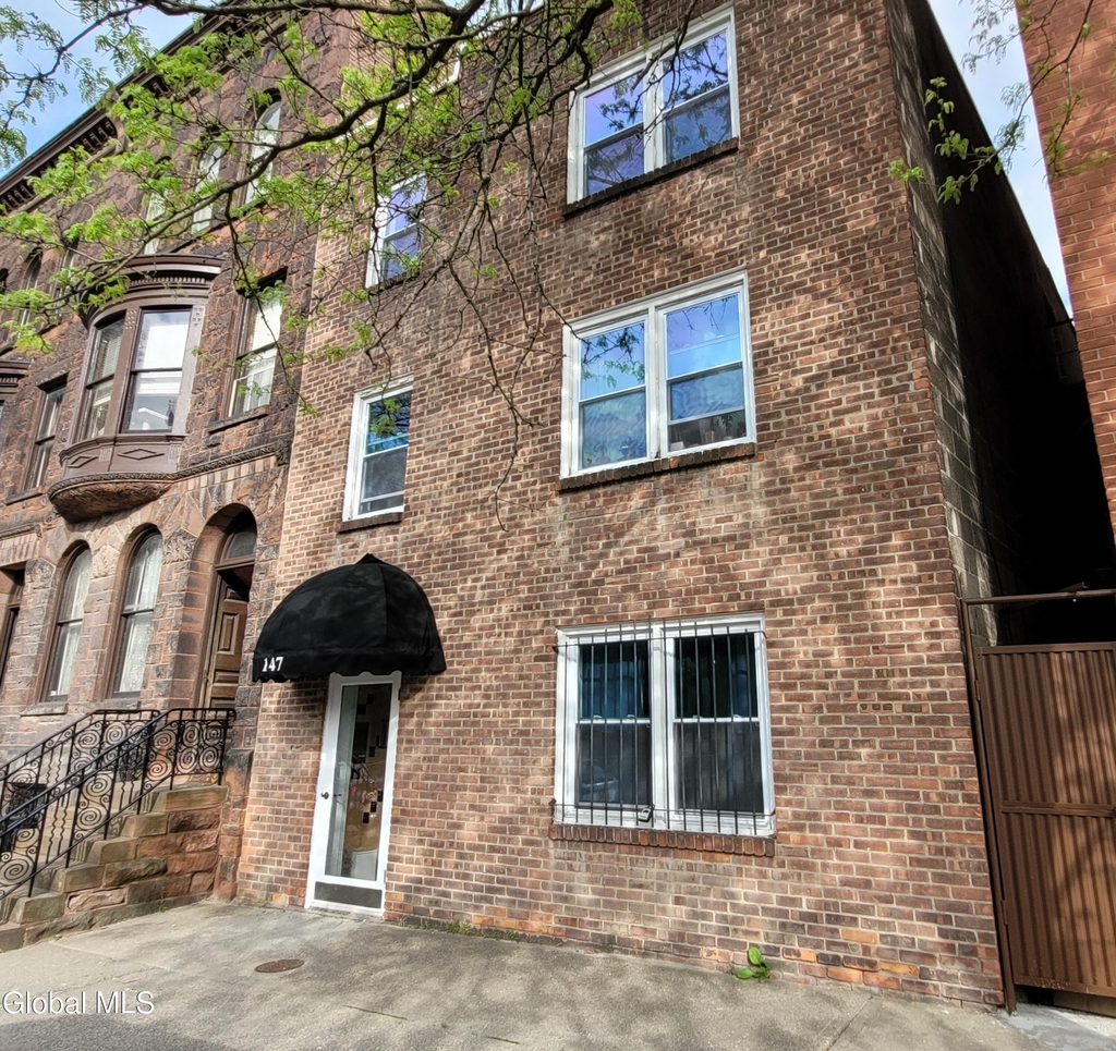 147 Eagle Street - Photo 0