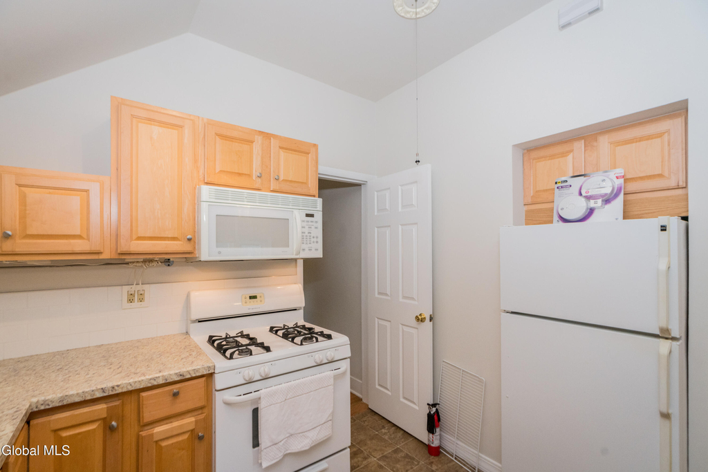 143 Caroline Street - Photo 12