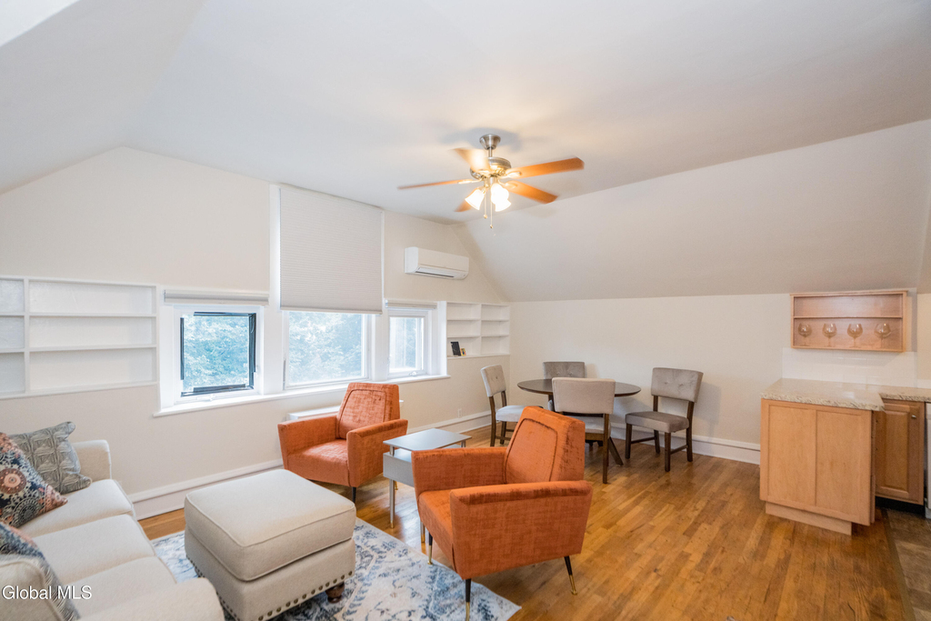 143 Caroline Street - Photo 5