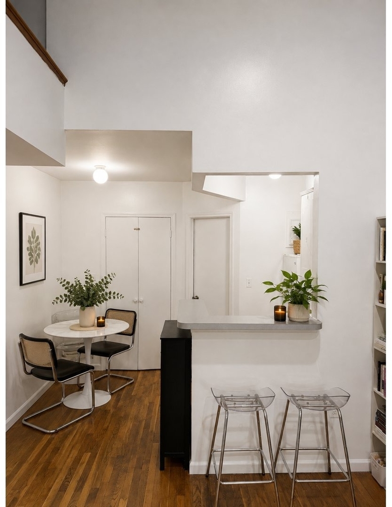 112 W 73rd Street - Photo 2