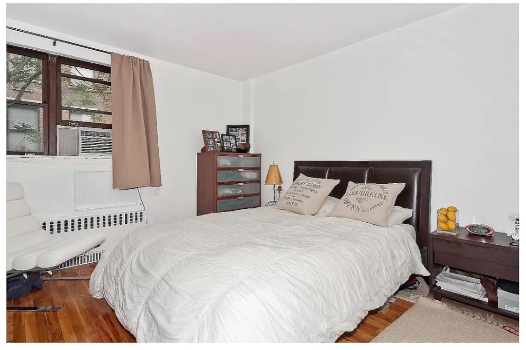 53 W 76th Street - Photo 4