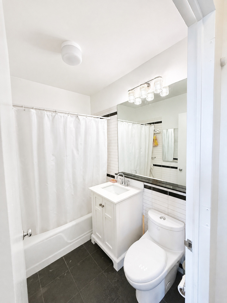 360 E 88th Street - Photo 3