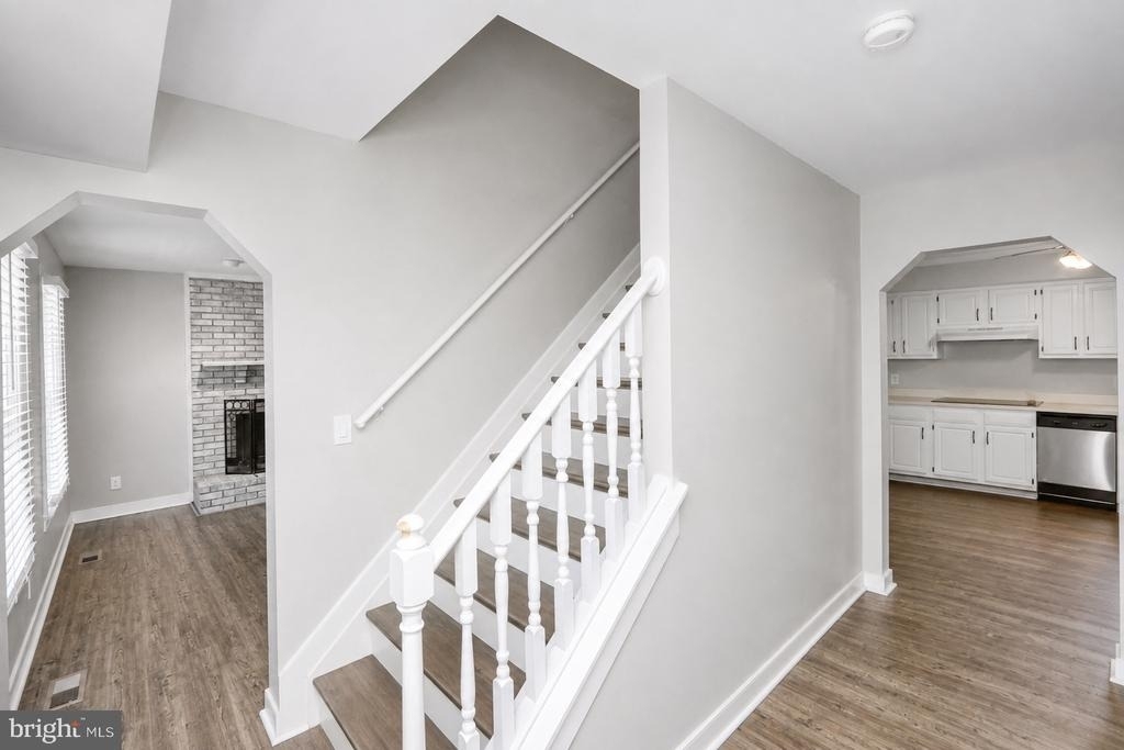 24 Bertram Boulevard - Photo 2