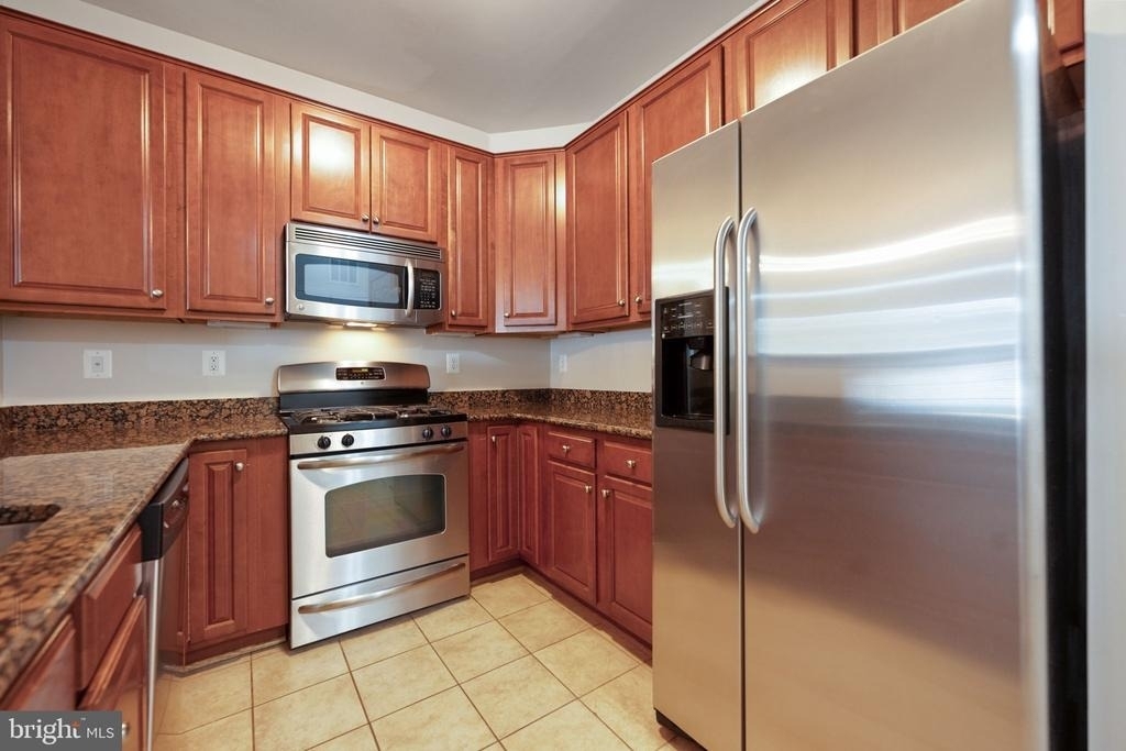 15555 John Diskin Circle - Photo 4