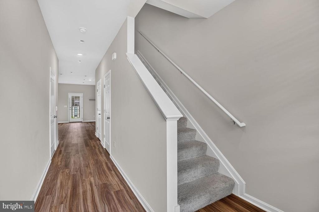 184 College Drive - Photo 4