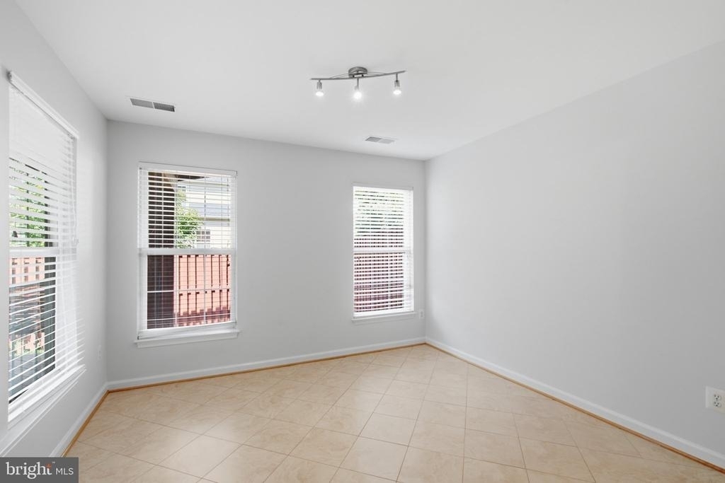 46670 Cavendish Square - Photo 21