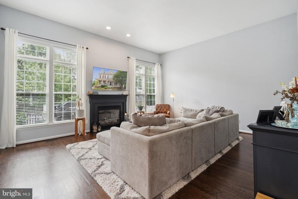 43309 Atherton Street - Photo 3
