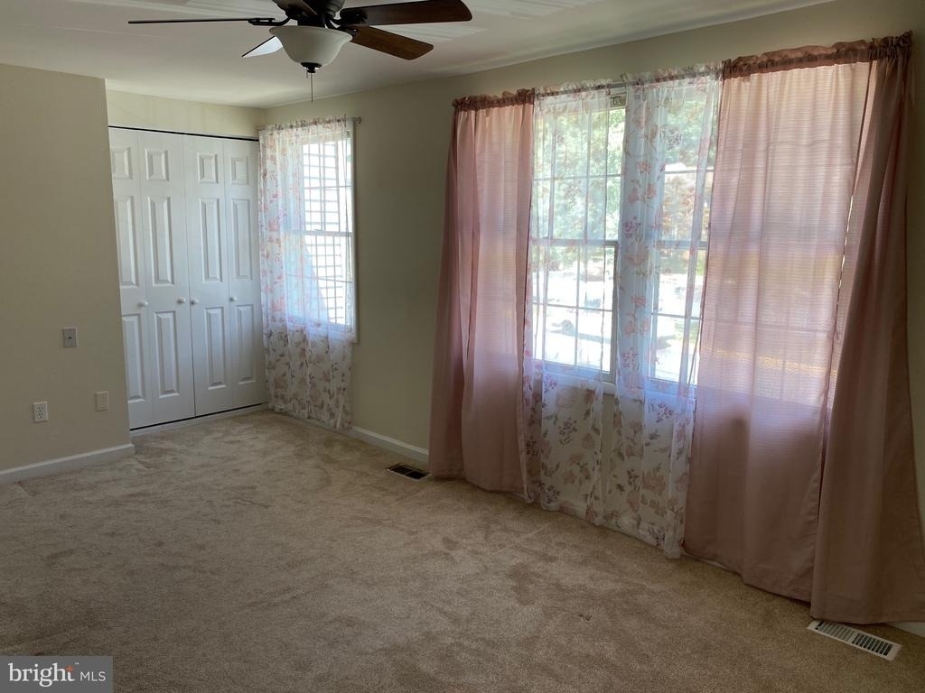 8122 Parkdale Court - Photo 9