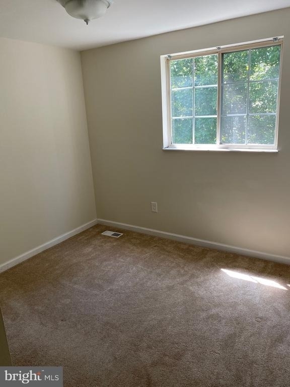 8122 Parkdale Court - Photo 14