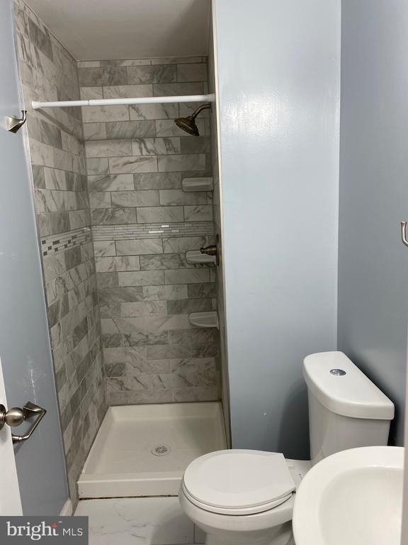 8122 Parkdale Court - Photo 11