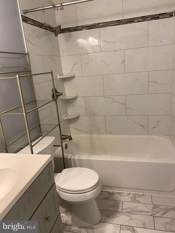 8122 Parkdale Court - Photo 8