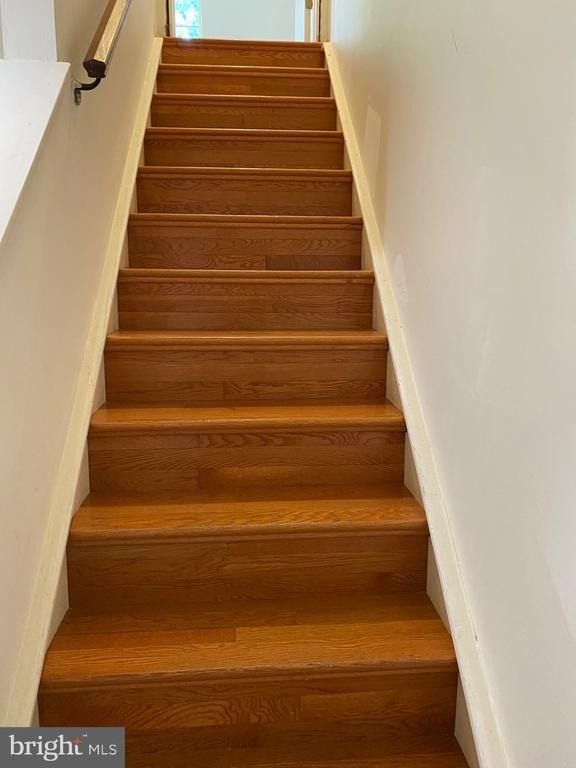 8122 Parkdale Court - Photo 15