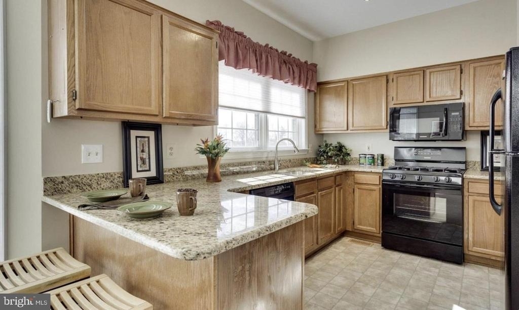5511 Village Center Drive - Photo 0