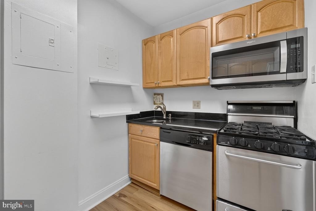 1121 Arlington Boulevard - Photo 5