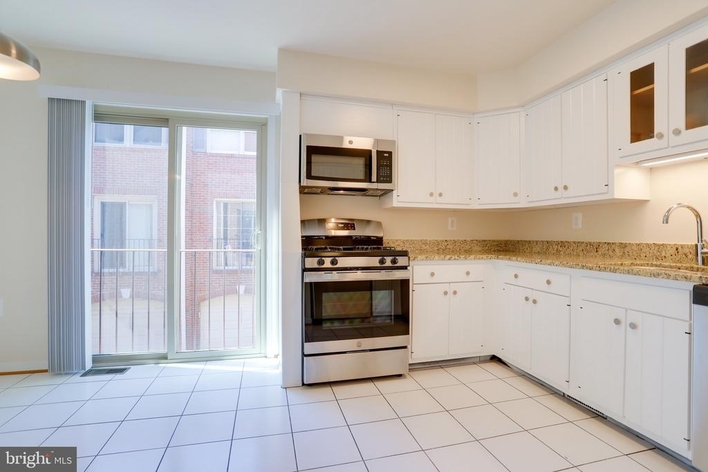 1871 N Adams Street - Photo 10