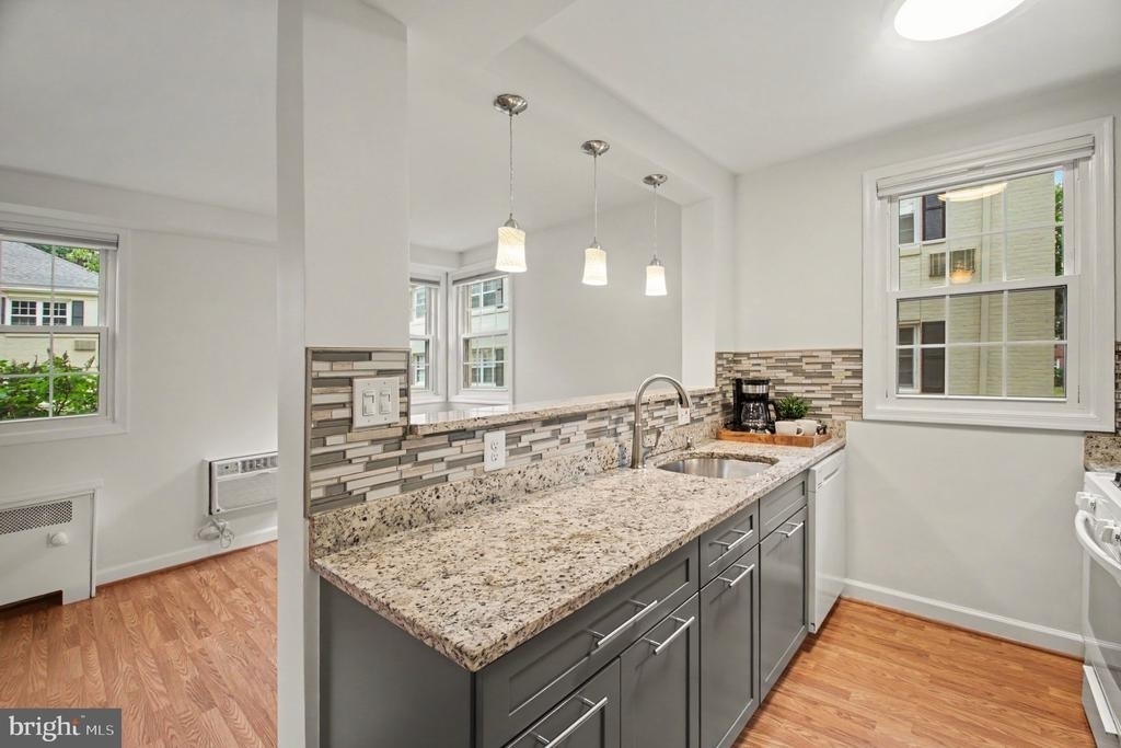 4318 N Pershing Drive - Photo 4