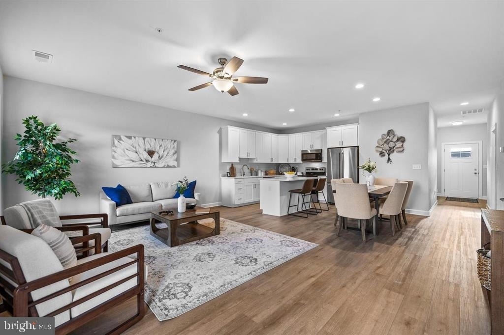 137 Coastal Drive - Photo 3