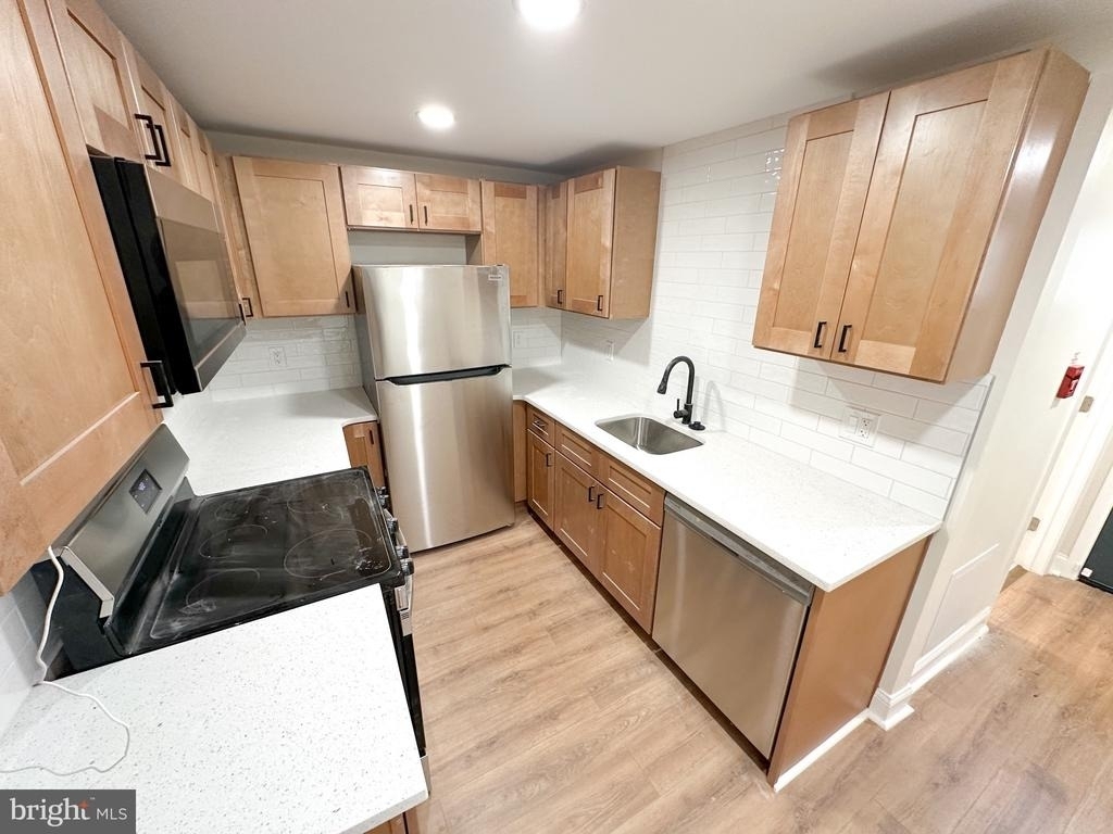 4633 Penn Street - Photo 1