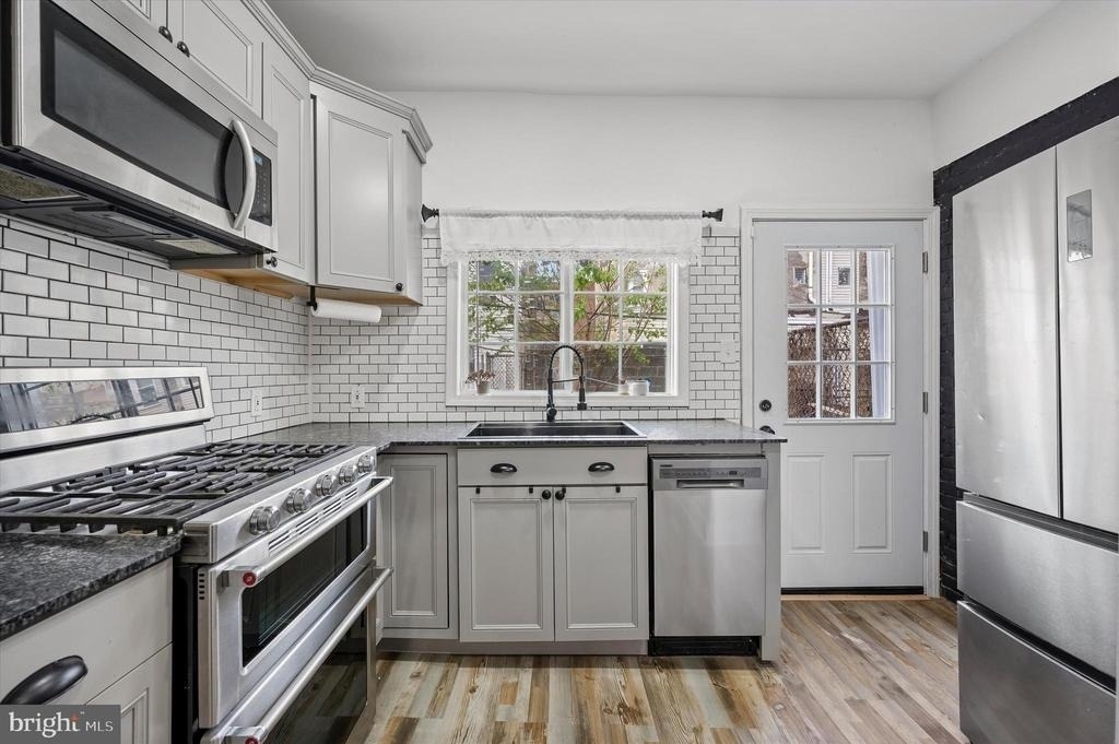 1812 E Albert Street - Photo 5