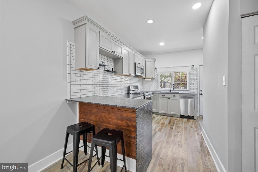 1812 E Albert Street - Photo 4