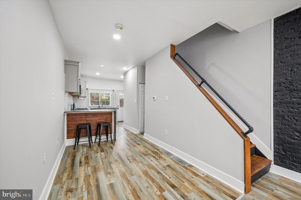 1812 E Albert Street - Photo 3