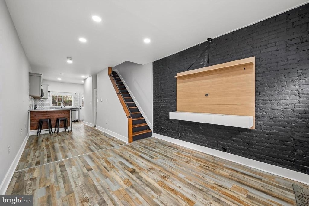 1812 E Albert Street - Photo 1