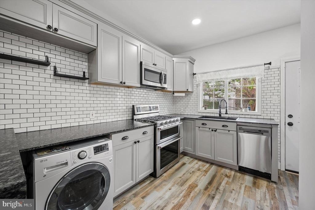 1812 E Albert Street - Photo 6