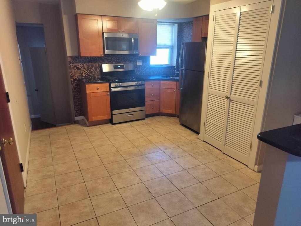 1622 E Passyunk Avenue - Photo 4