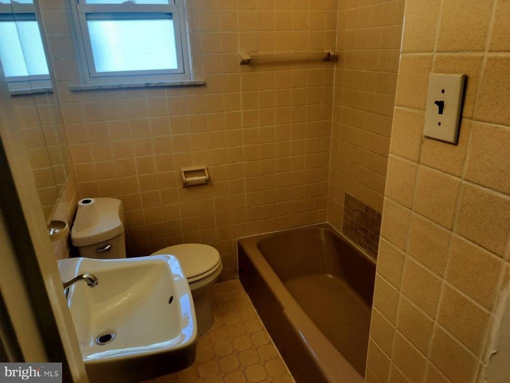 1622 E Passyunk Avenue - Photo 8