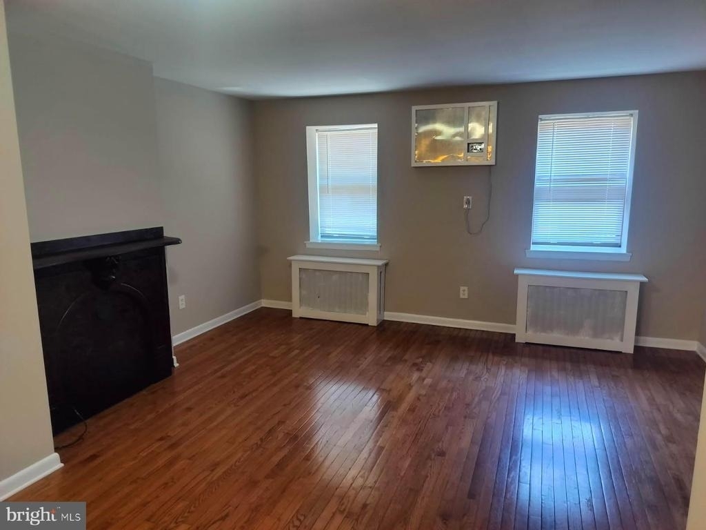 1622 E Passyunk Avenue - Photo 1