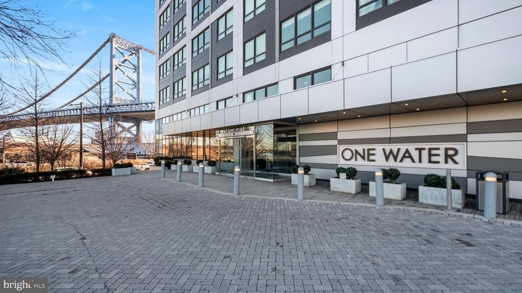 235 N Columbus Boulevard - Photo 60