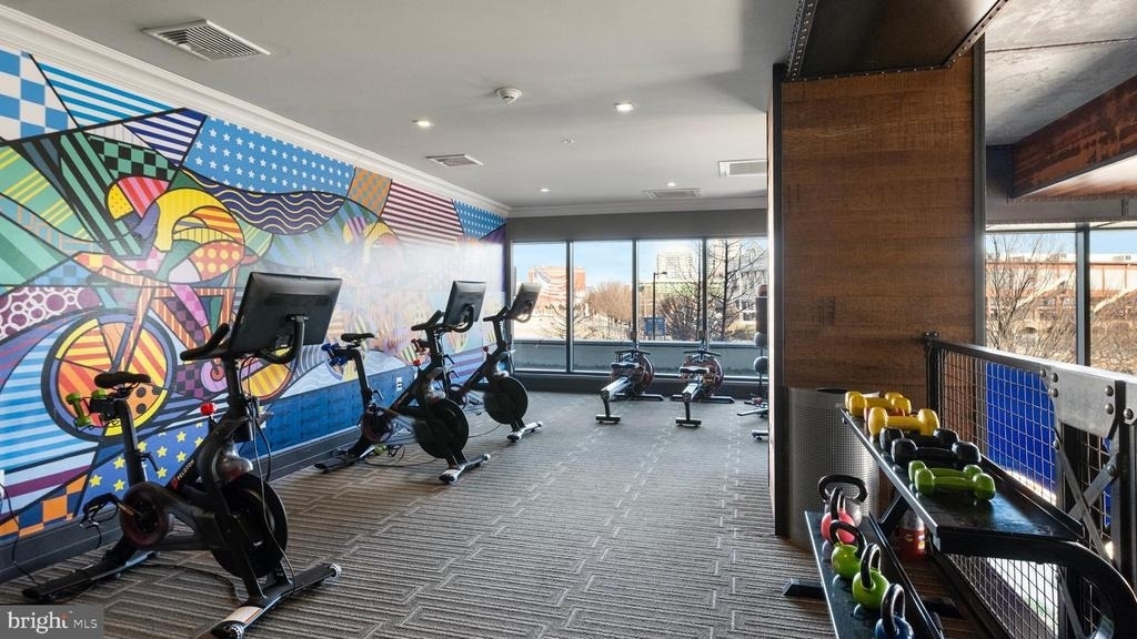 235 N Columbus Boulevard - Photo 24