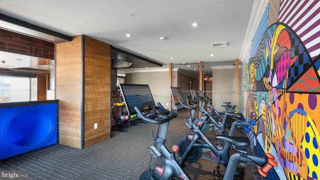 235 N Columbus Boulevard - Photo 23
