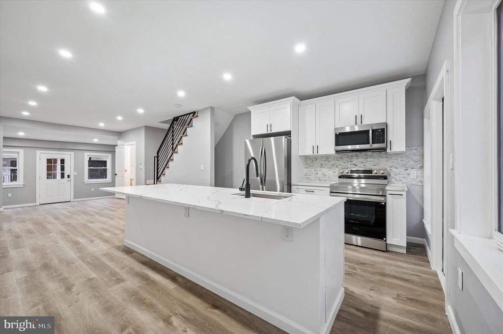 547 S Yewdall Street - Photo 0