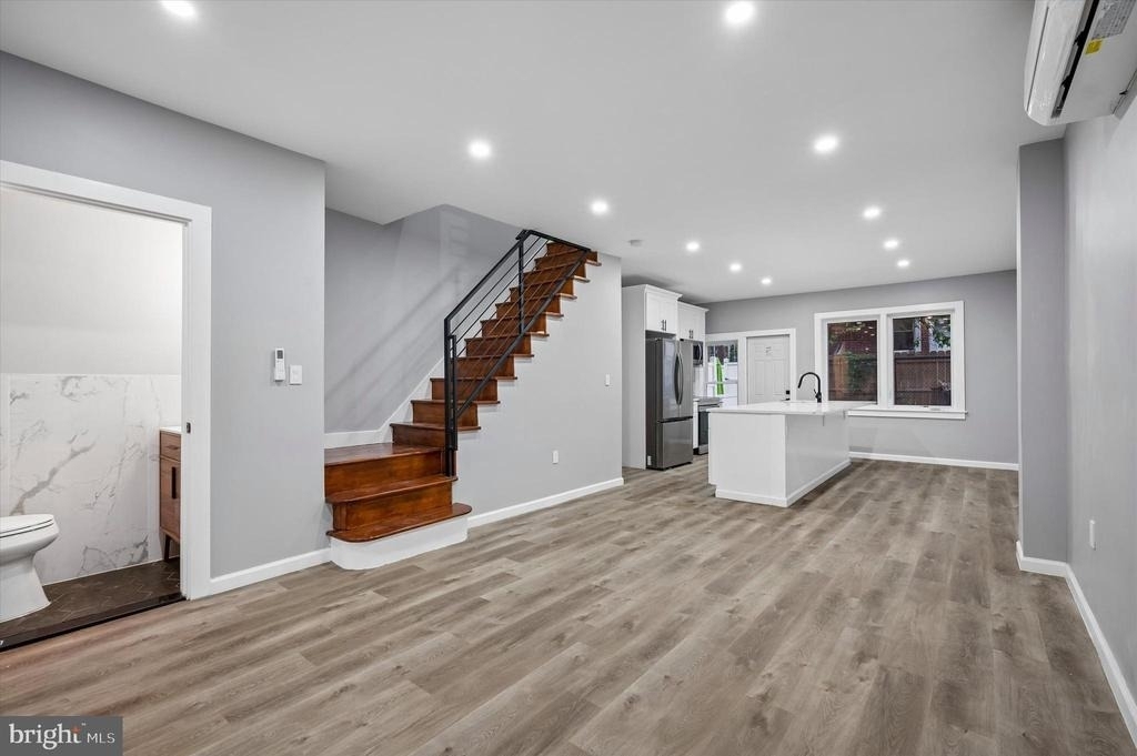 547 S Yewdall Street - Photo 4