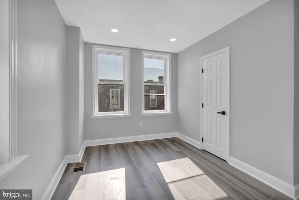 119 S Redfield Street - Photo 5