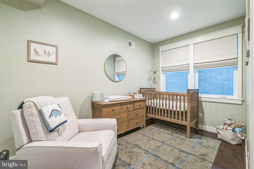 219 Green Street - Photo 10