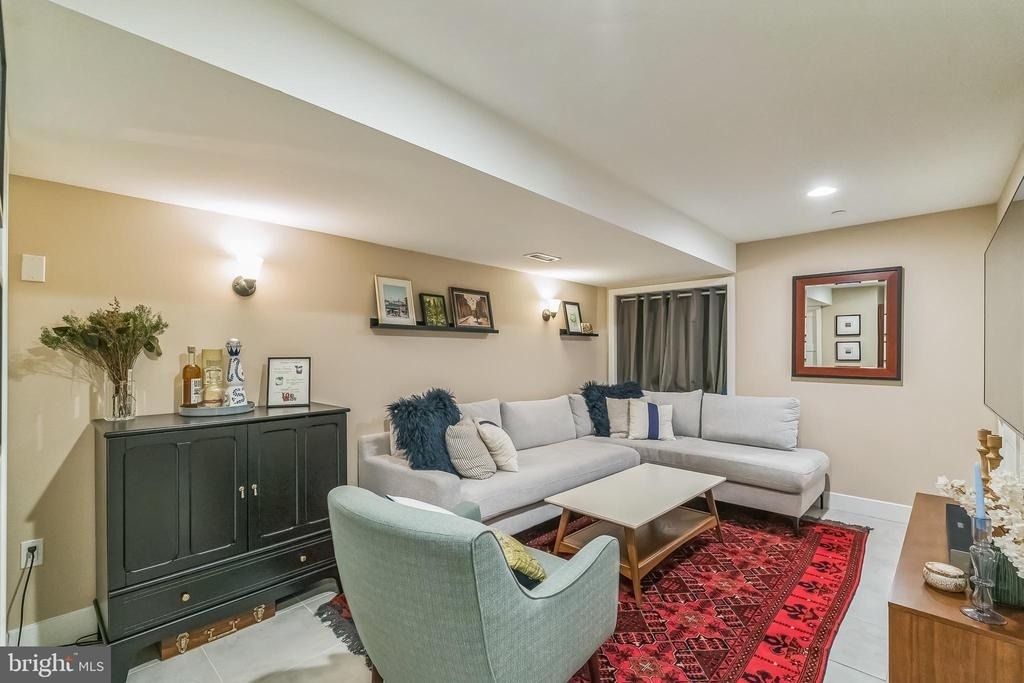 219 Green Street - Photo 14