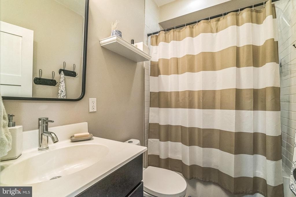 219 Green Street - Photo 16