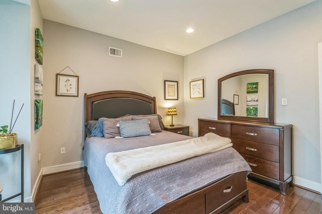 219 Green Street - Photo 9